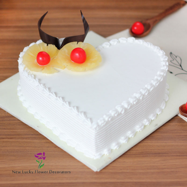 heart shape vanilla cake