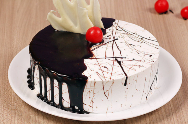 eggless choco vanilla cake