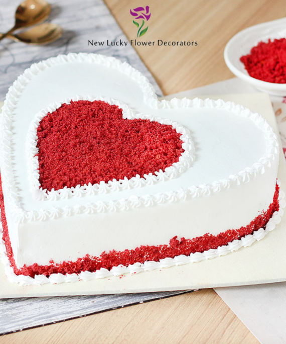 red velvet and vanilla cake