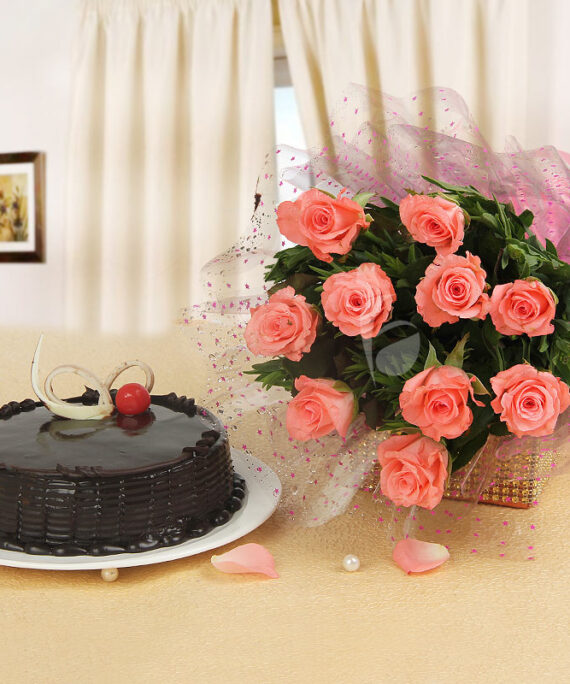Pink rose bouquet with cake