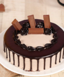 Creamy cake with kitkat chocolate