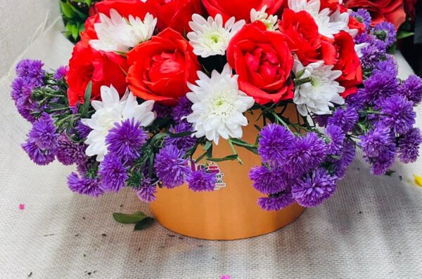 Valentine's Mixed Flowers Arrangements