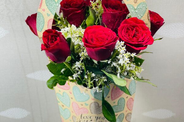 Red Rose Flower Bag | New Lucky Flowers and Cakes | Best Florist in Udaipur